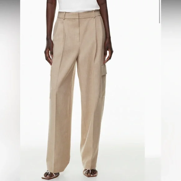 Aritzia Babaton Spotlight Cargo Pant high rise
Straight Leg - Picture 1 of 16